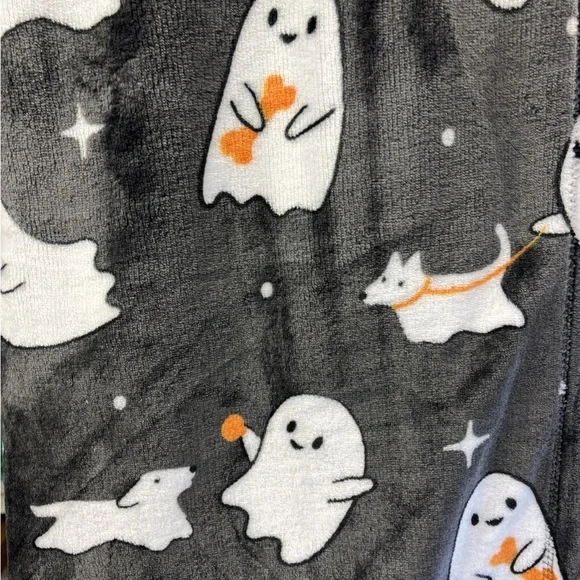 Viral Hey Boo! Ghost walking/playing Dog throw blanket Halloween - Picture 2 of 3